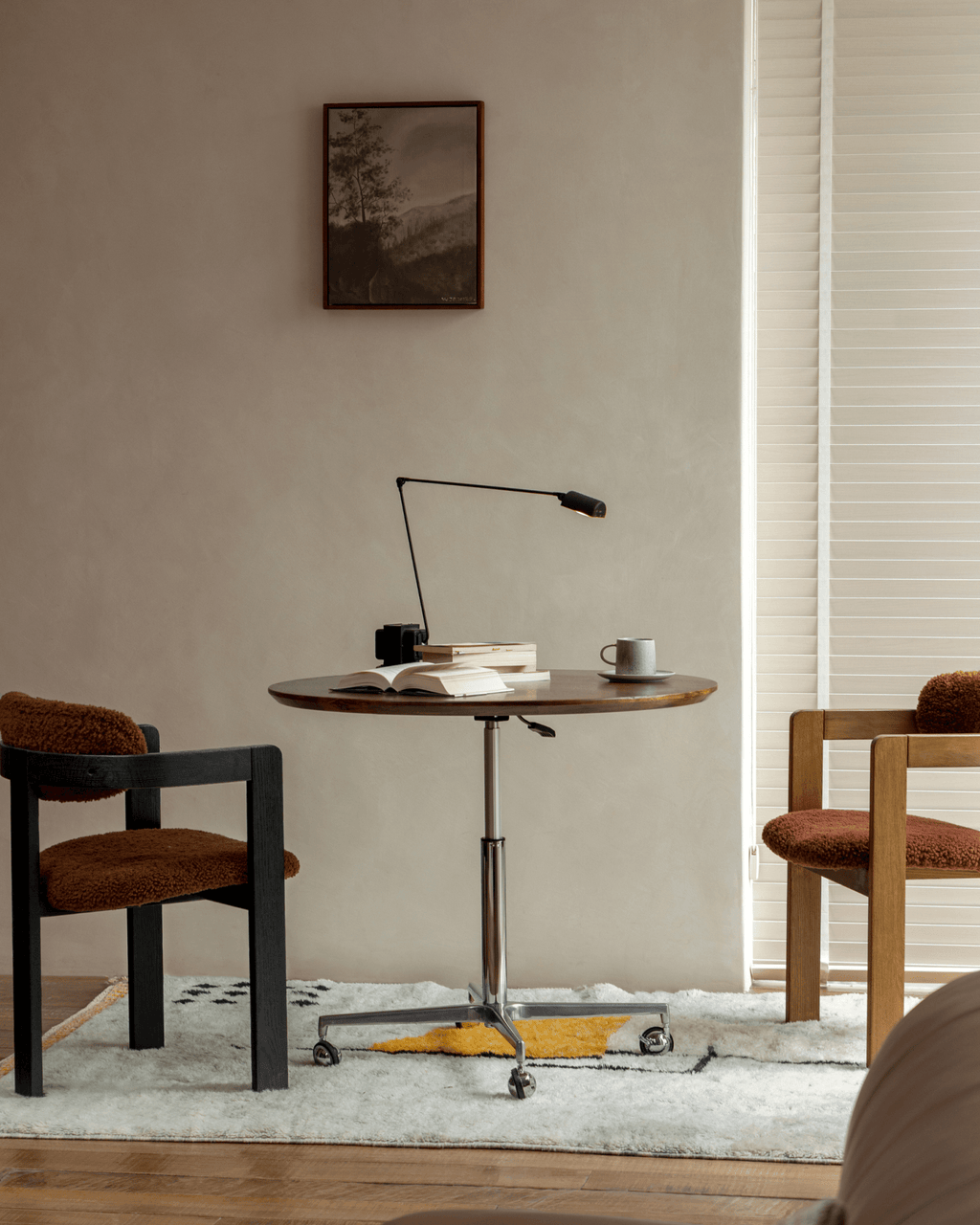 Orbit Verstellbarer Tisch