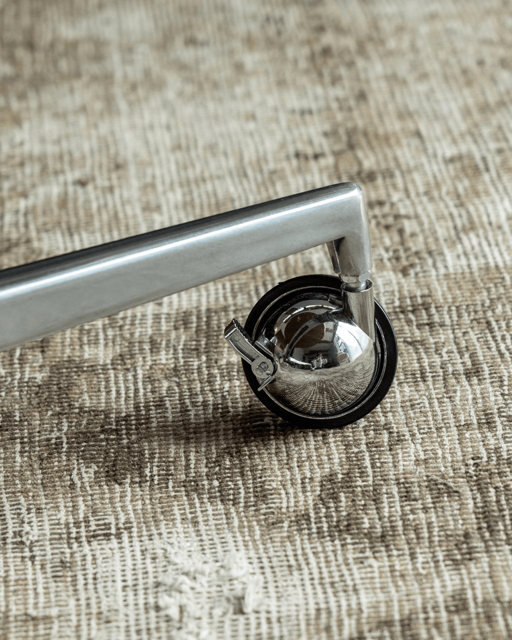 Orbit Verstellbarer Tisch