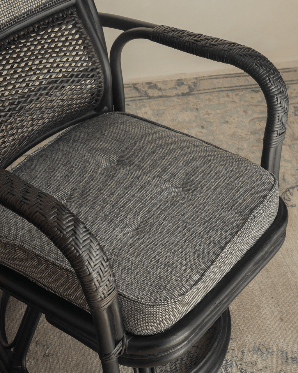 Gakusha Rattan-Drehstuhl