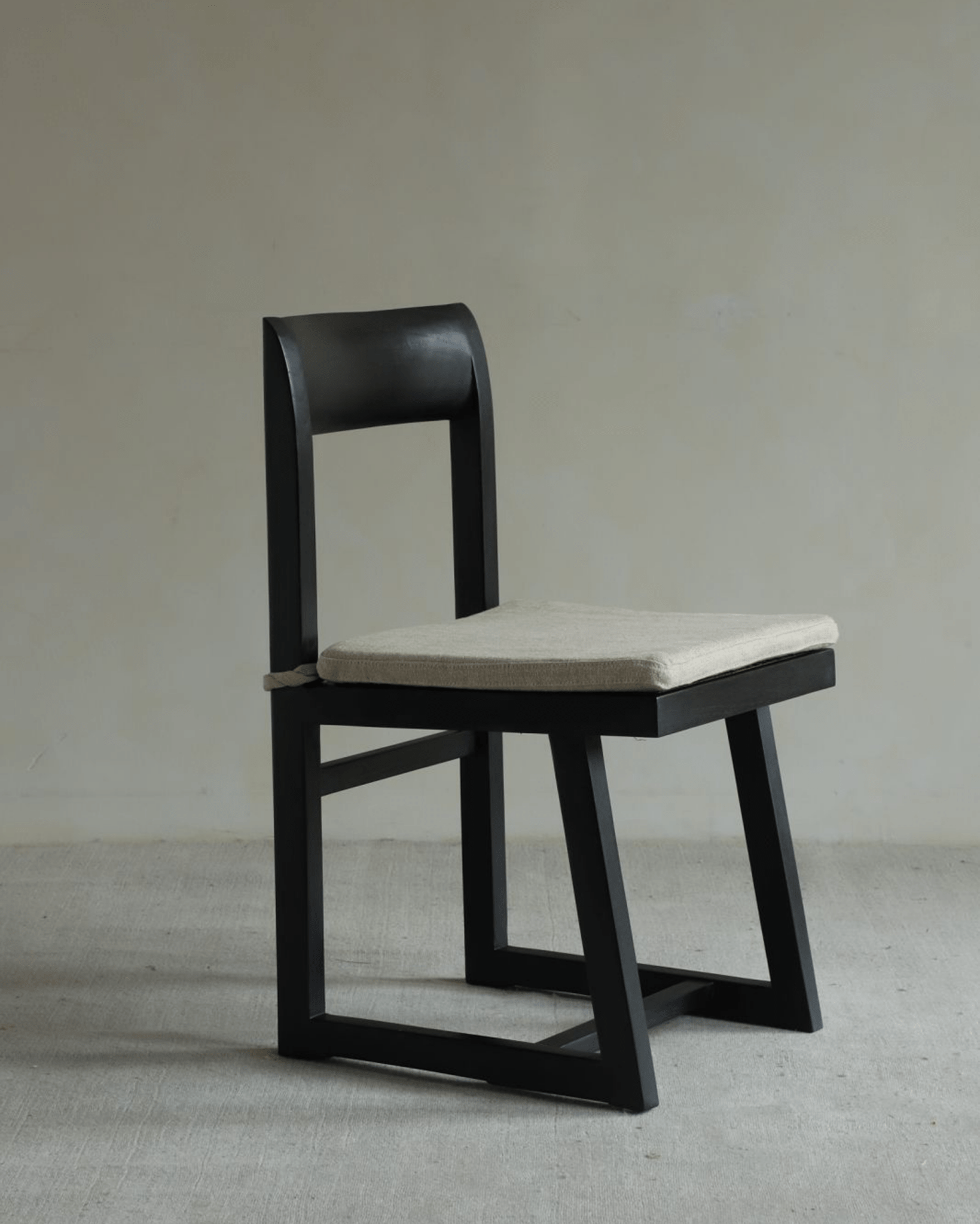 Chandigarh Box Chair