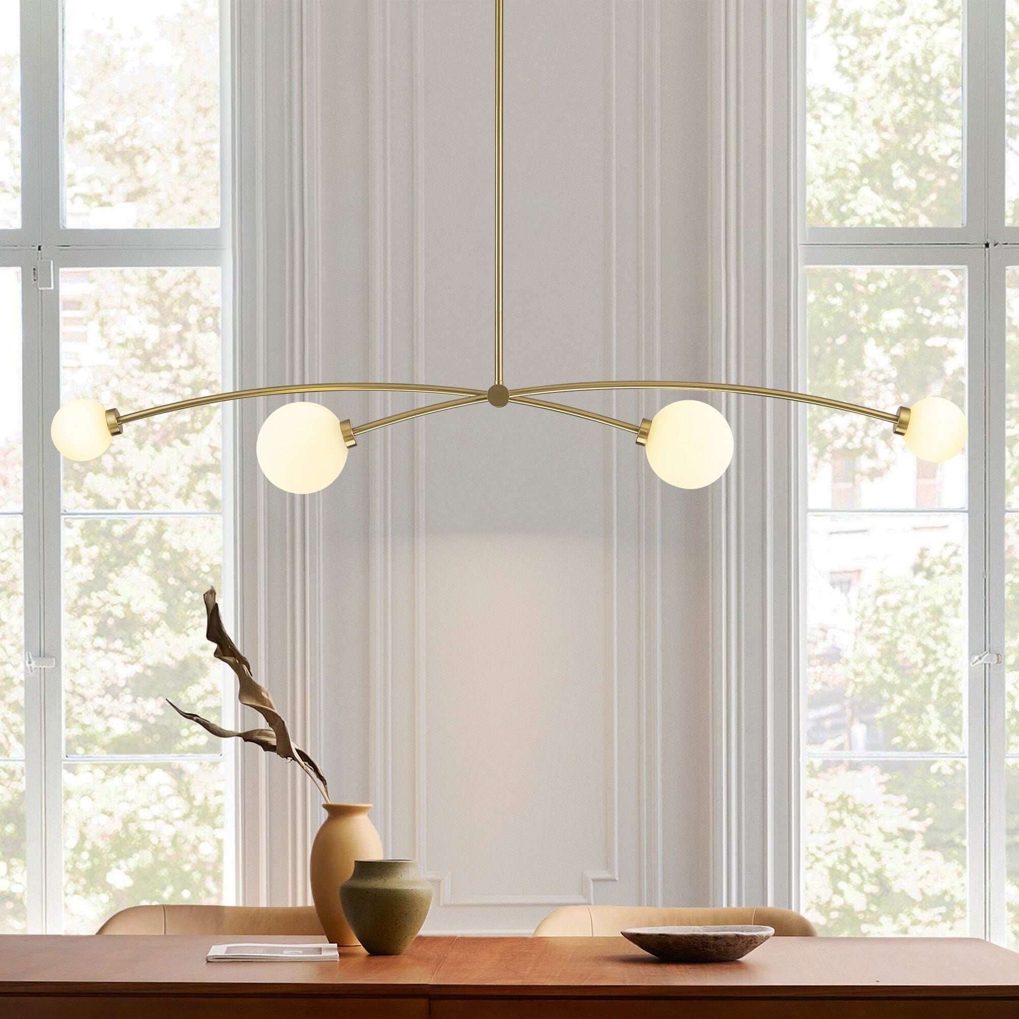 Moderne, vierflammige, goldene Sputnik-Pendelleuchte im schlichten, linearen Design – ideal für Kücheninsel oder Esszimmer – 130 cm B x 28 cm T x 15 cm H