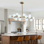 40 Zoll (ca. 102 cm) langer, linearer Kronleuchter im Mid-Century-Modern-Stil mit 16 Leuchten, goldfarbenem Messing, Sputnik-Pendelleuchte mit mattiertem Glaskugel für das Esszimmer