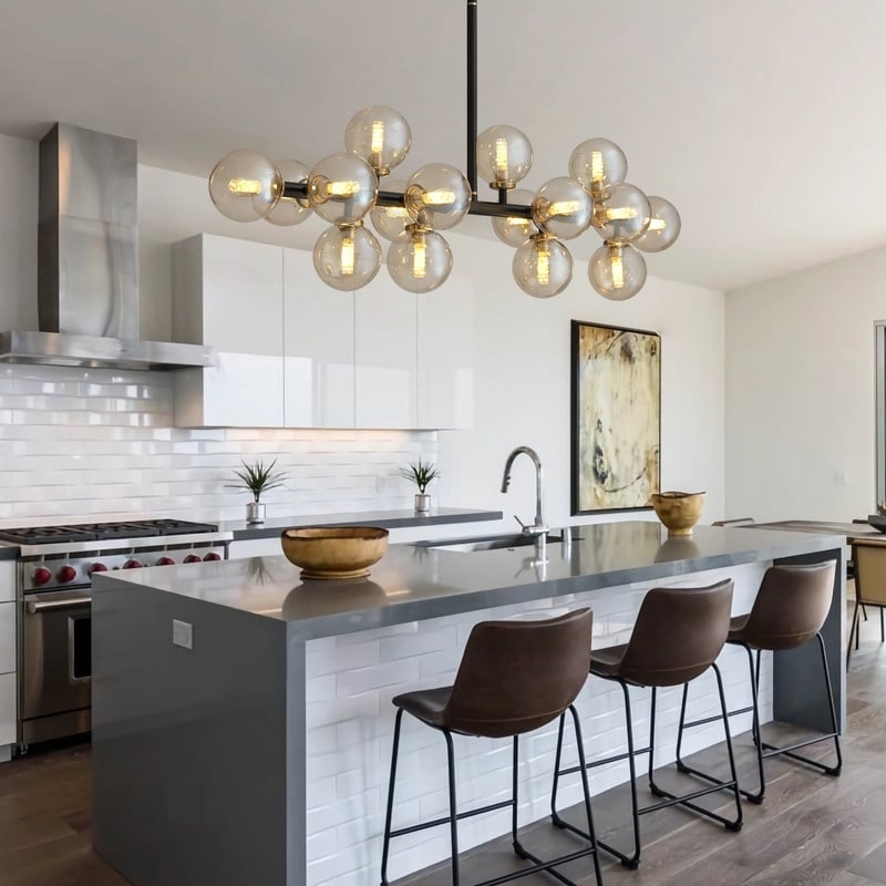 40 Zoll (ca. 102 cm) langer, linearer Kronleuchter im Mid-Century-Modern-Stil mit 16 Leuchten, goldfarbenem Messing, Sputnik-Pendelleuchte mit mattiertem Glaskugel für das Esszimmer