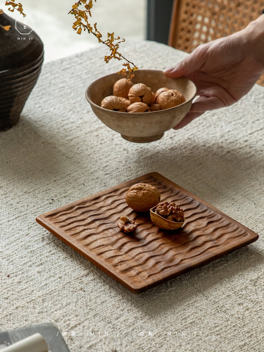 Alle Tabletts aus handgefertigtem Material