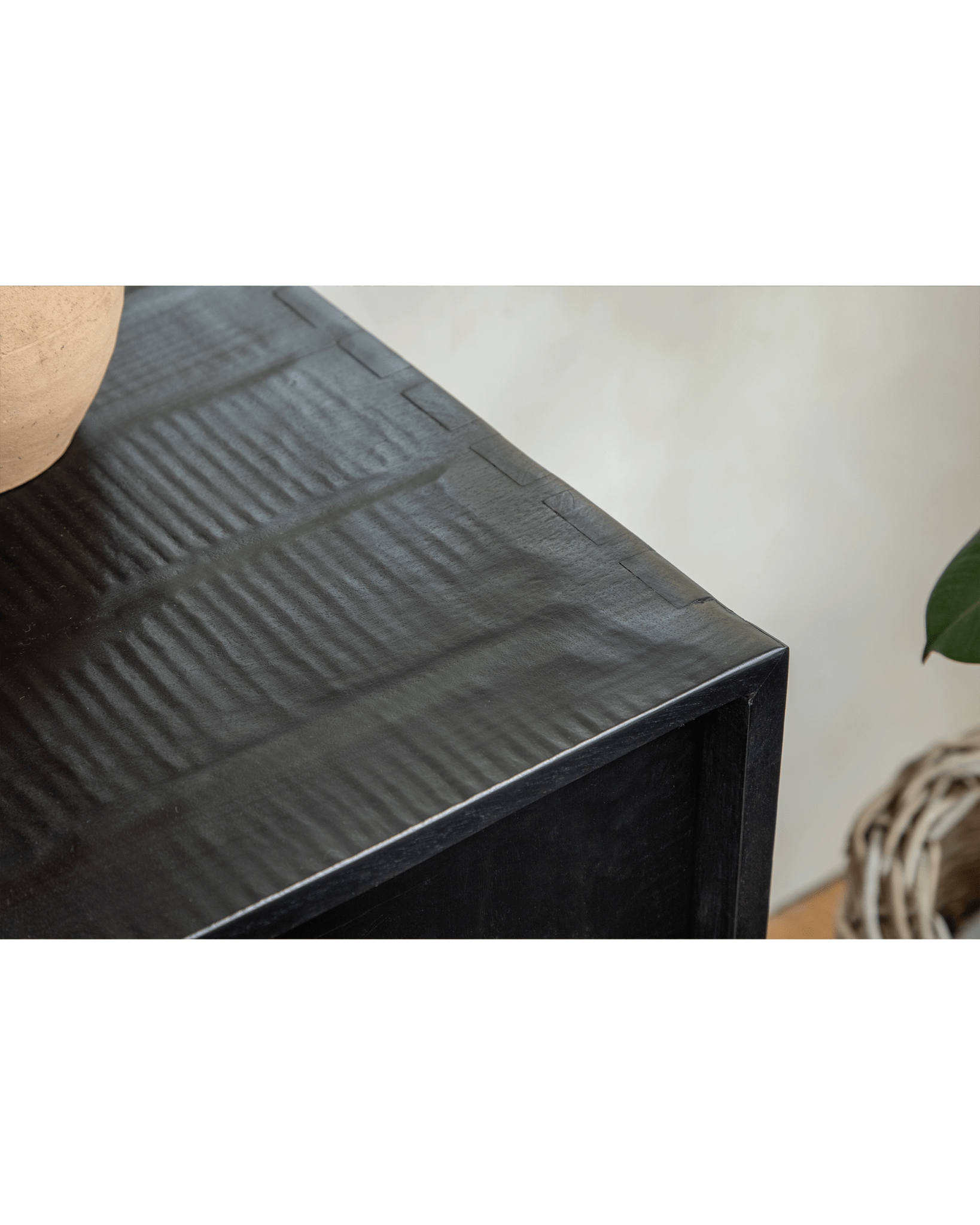 Nr. 32 Schwarzes Sideboard