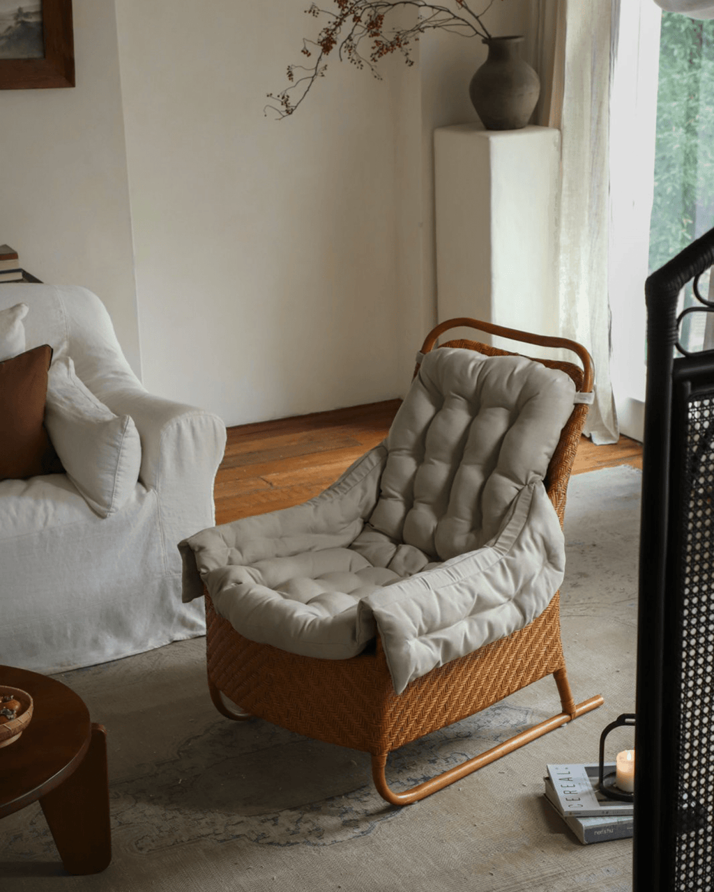 Schlitten-Loungesessel aus Rattan