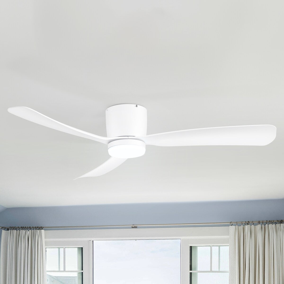 52 Zoll (132 cm) großer, schwarz/weißer LED-Deckenventilator mit Fernbedienung und Beleuchtung (3 Flügel)