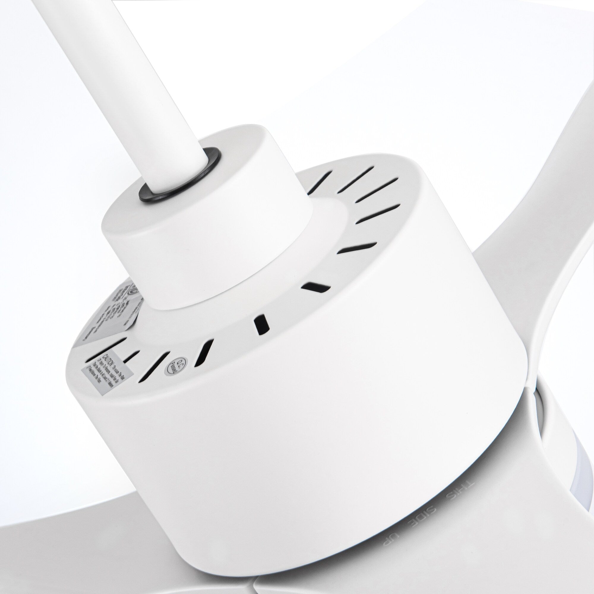 52-Zoll-LED-Deckenventilator mit Beleuchtung und Fernbedienung (3 Flügel)