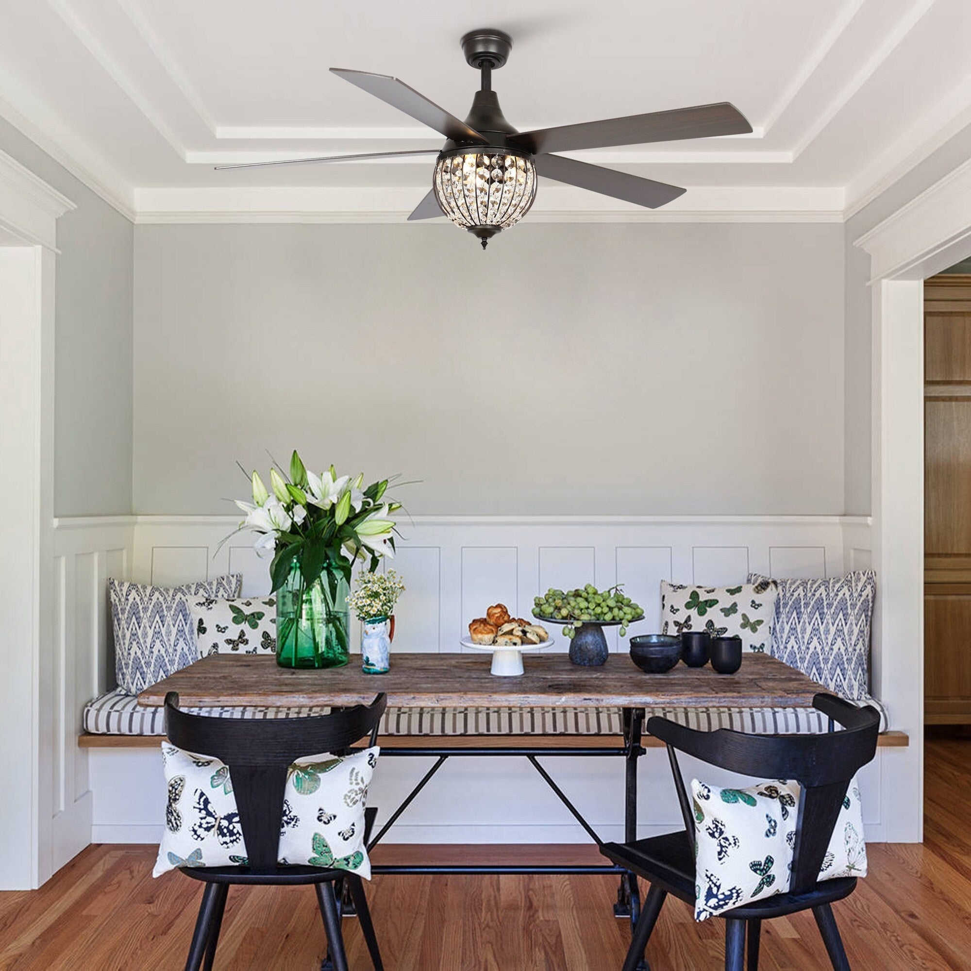 52-Zoll-Industrie-Deckenventilator aus schwarzem Holz mit 5 Flügeln, Kristallglas und Fernbedienung