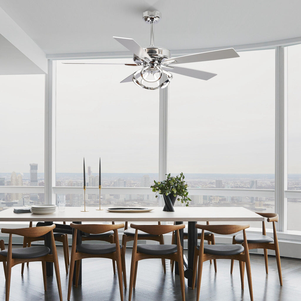 52-Zoll-Deckenventilator für den Innenbereich, dimmbar, mit LED-Beleuchtung und Fernbedienung, in Chrom/Schwarz.