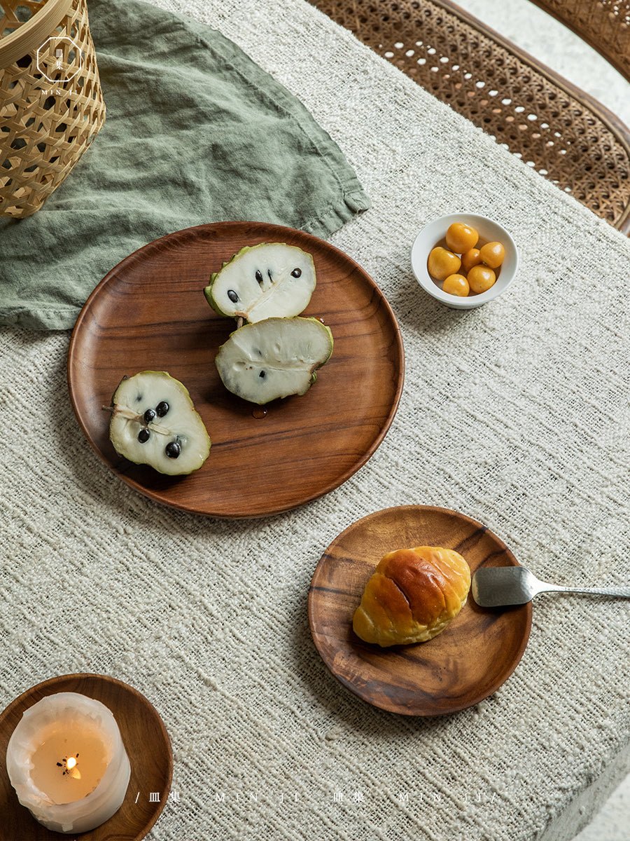 Verschiedene runde Speiseteller