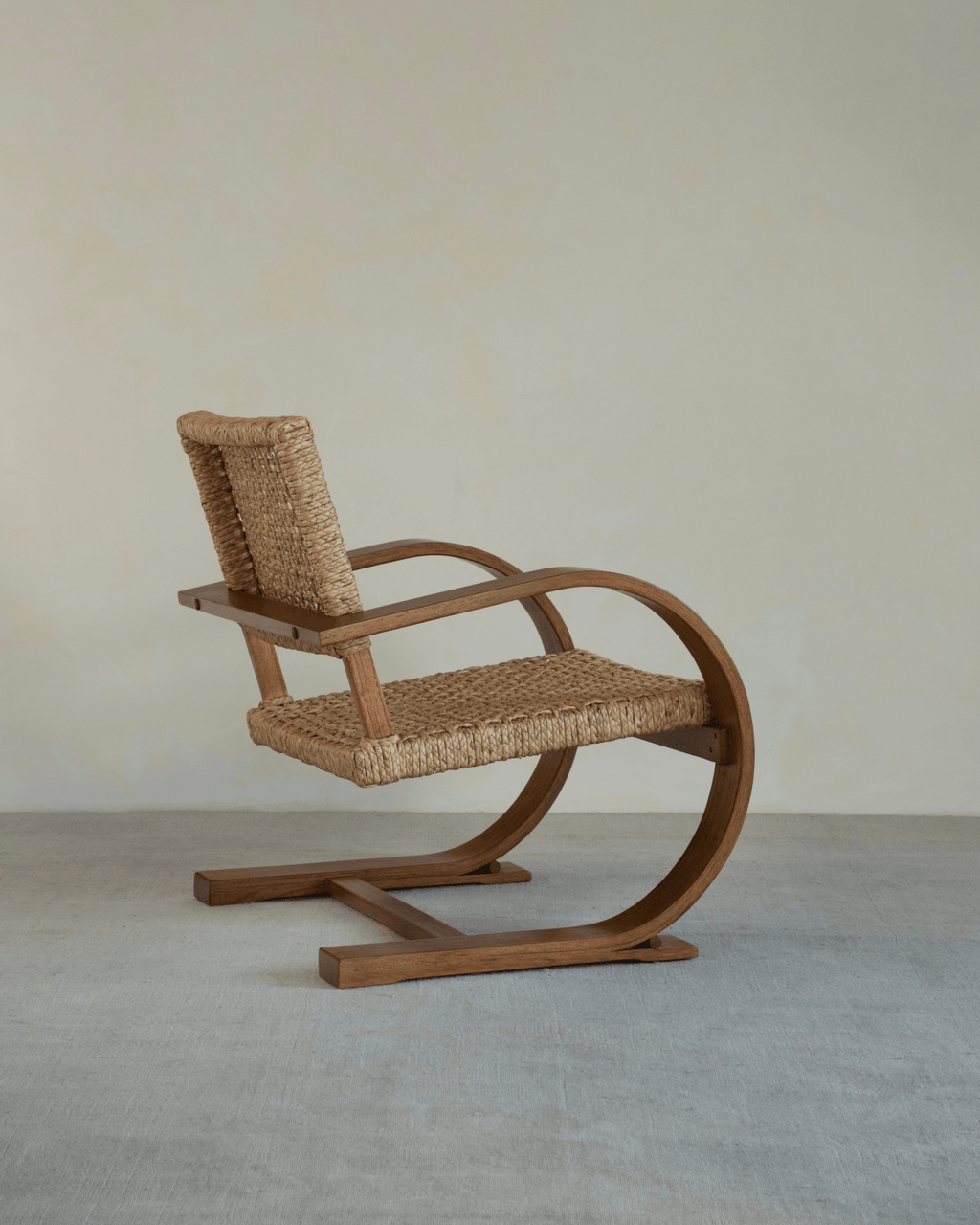 C Curve Lounge Chair
