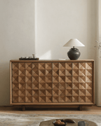 Unebenes Sideboard