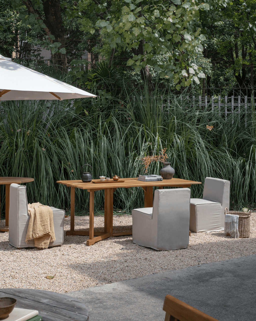 Tundra Caster Sofa Chair