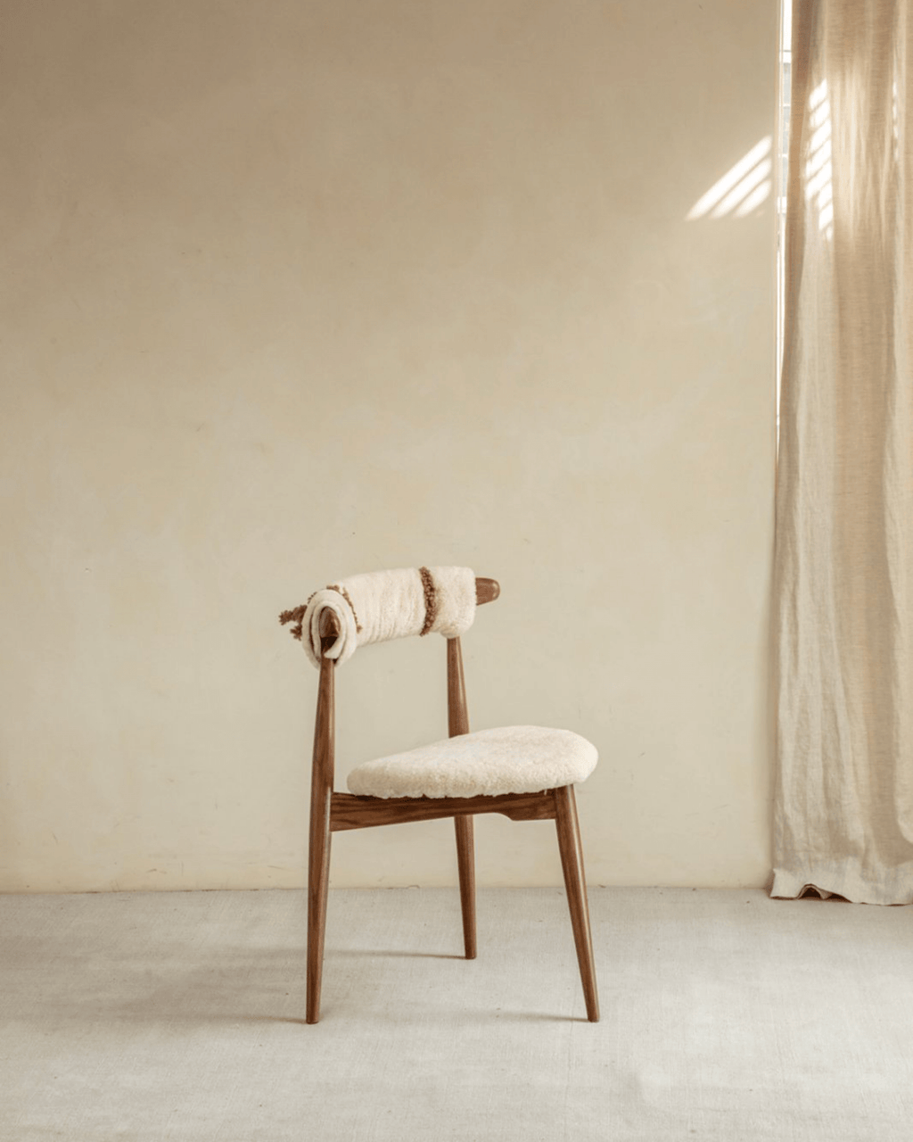 Herzförmiger Esszimmerstuhl