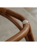 Beistelltisch aus Kiefernzapfen-Rattan