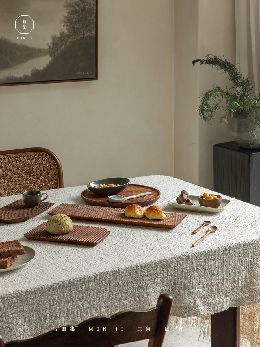 Alle Tabletts aus handgefertigtem Material