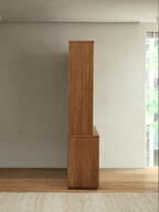 Bücherregal mit Glasfront