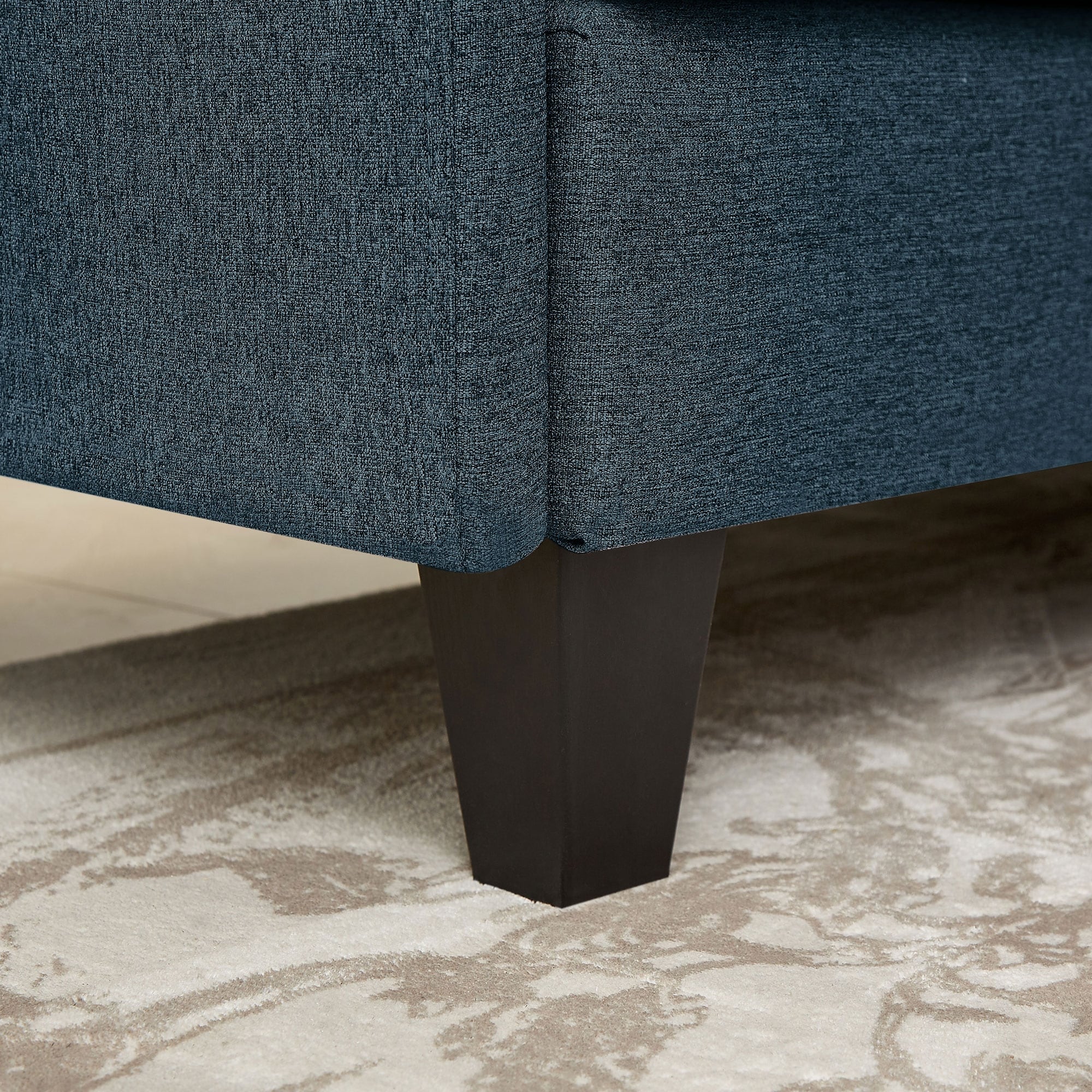 86.22 L-förmiges Ecksofa mit seitlichen Stautaschen