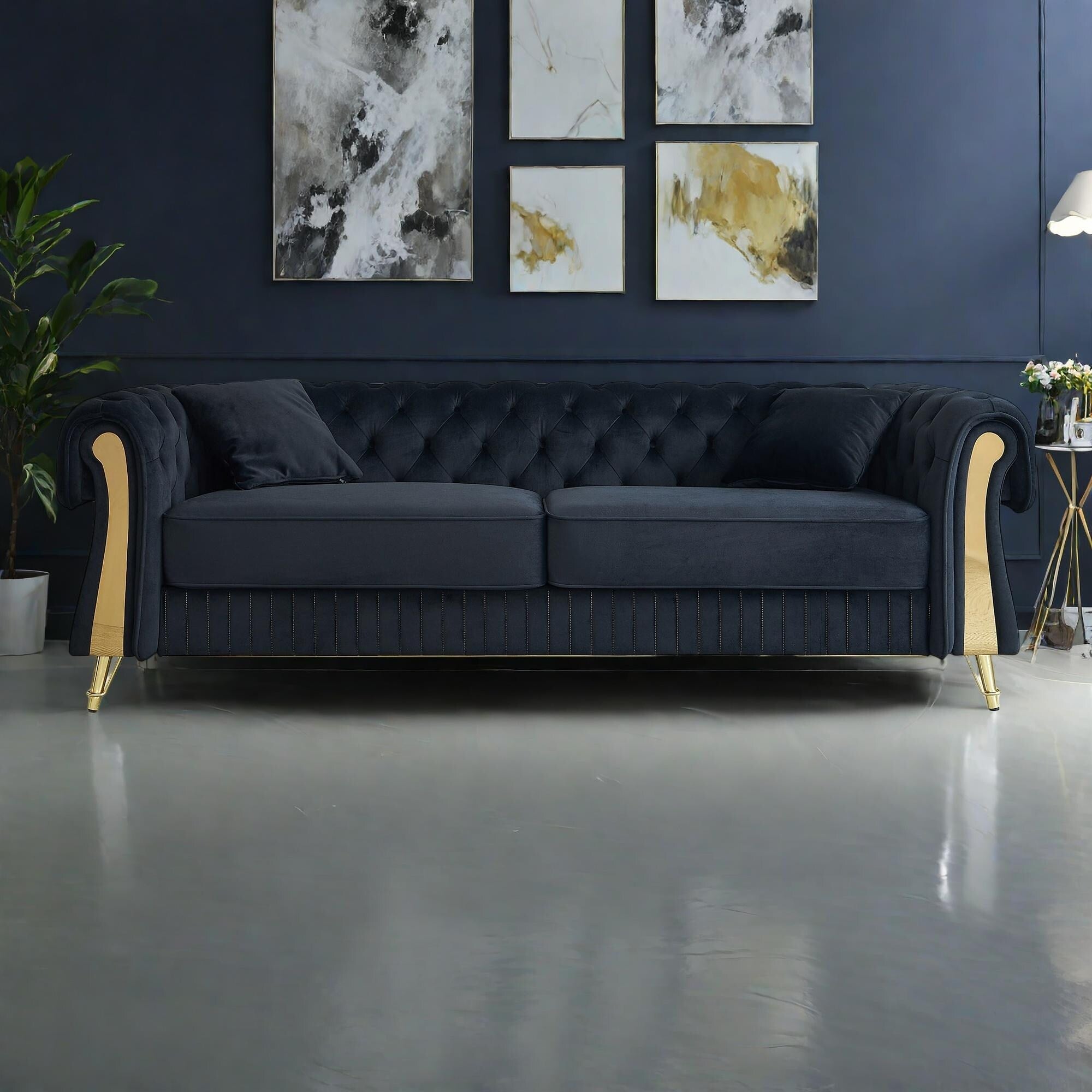 89 Samt-Dreisitzer-Sofa mit zwei Sitzkissen und zwei Zierkissen