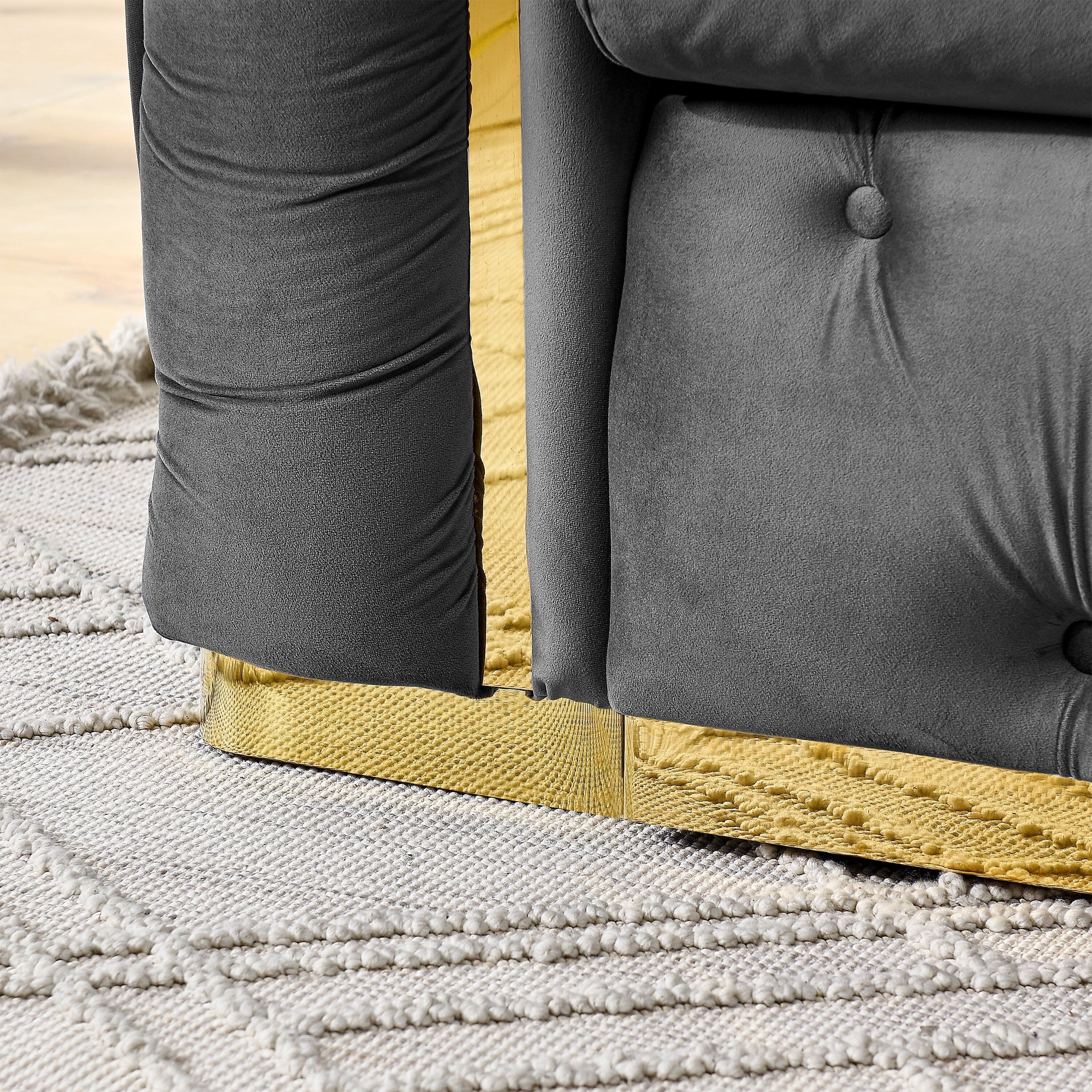 90,6 Samt-3-Sitzer-Sofa mit 2 Kissen, hochdichten Polstern, goldenen Akzenten und Zierkissen