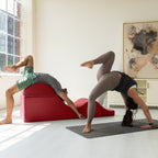 Avana Kami Verwandlungs-Chaiselongue / Yoga- und Massage-Hocker – 2-in-1-Hocker mit ausklappbarem Yoga-Liegestuhl, Mikrofaser-Velours – Nicht verfügbar