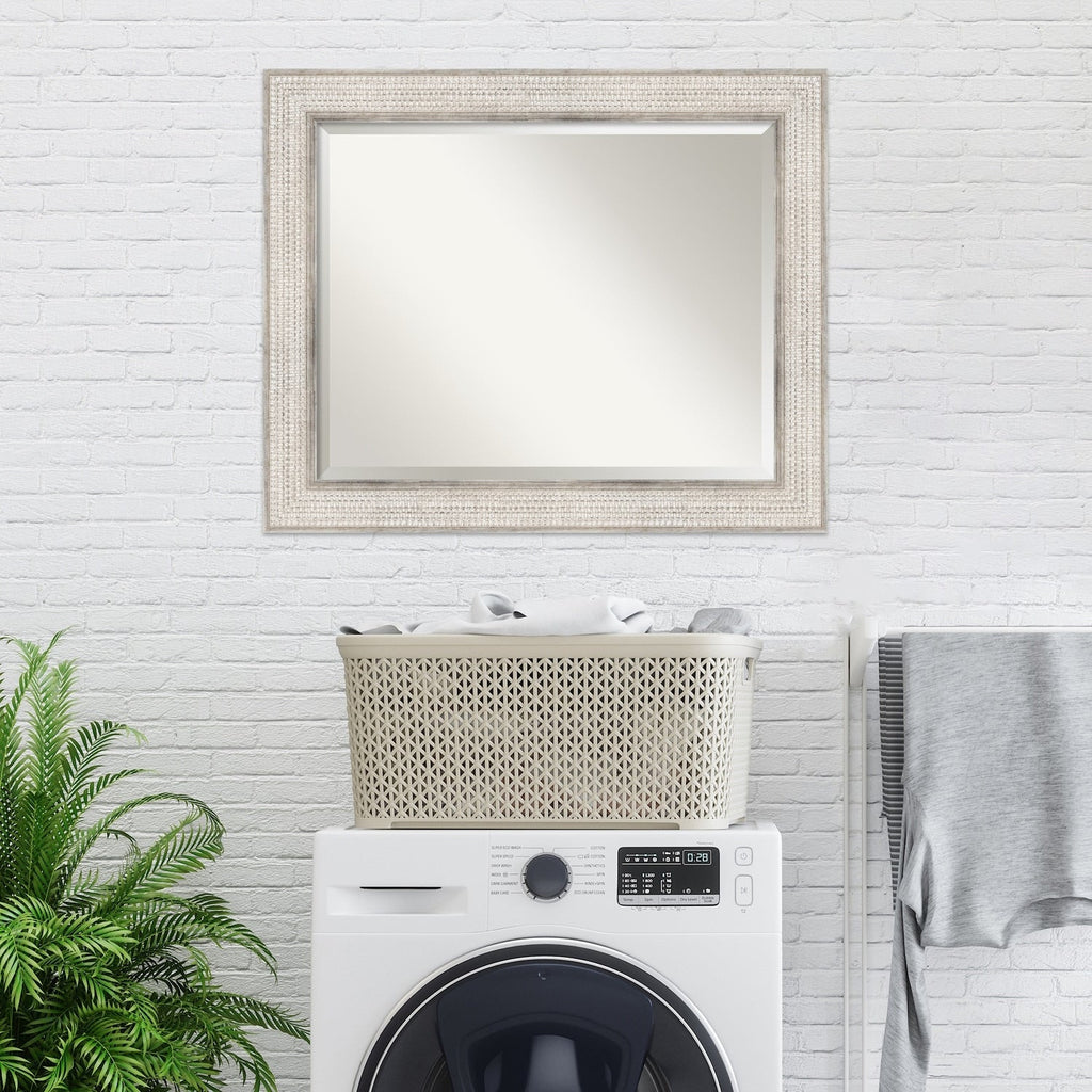 Wandspiegel aus Holz mit Facettenschliff – Rahmen in Silber mit Gittermuster