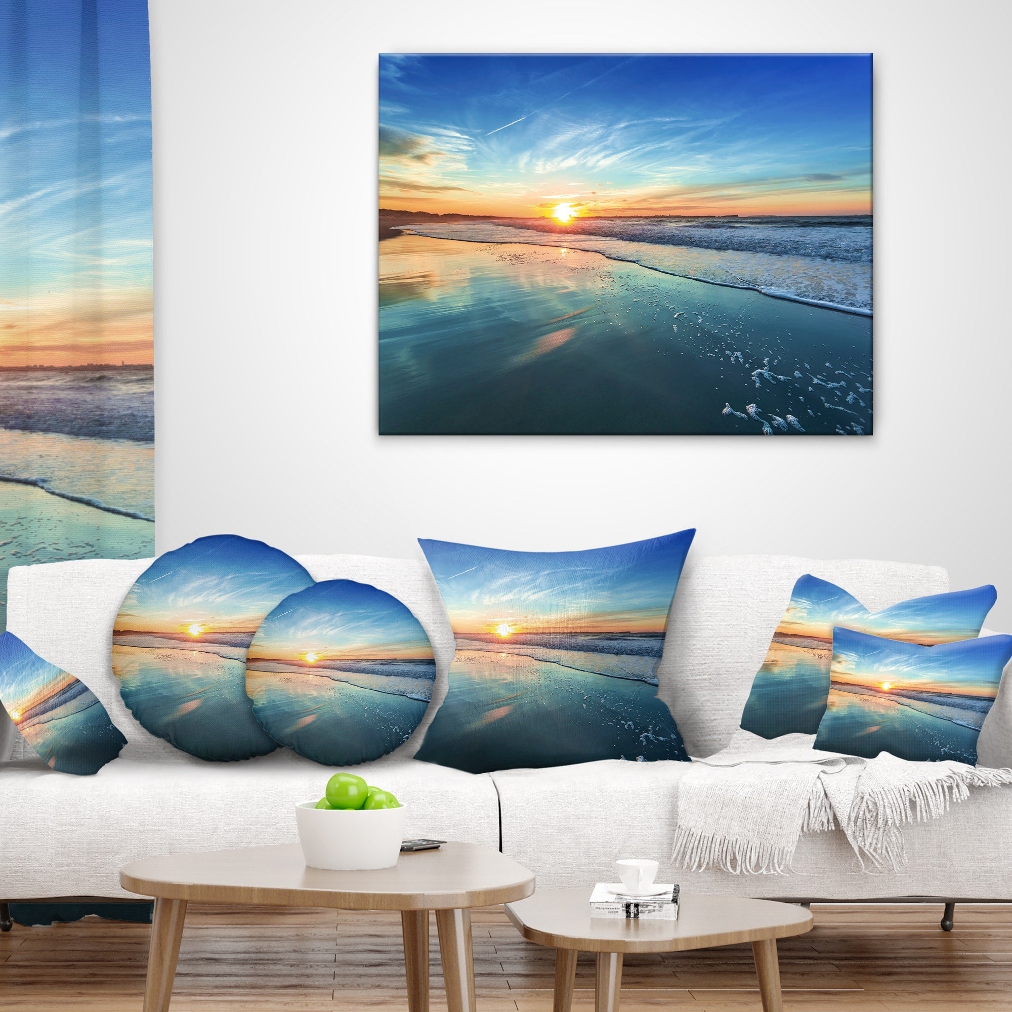 Blaue Küste mit fernem Sonnenuntergang - Meereslandschaft auf Leinwand