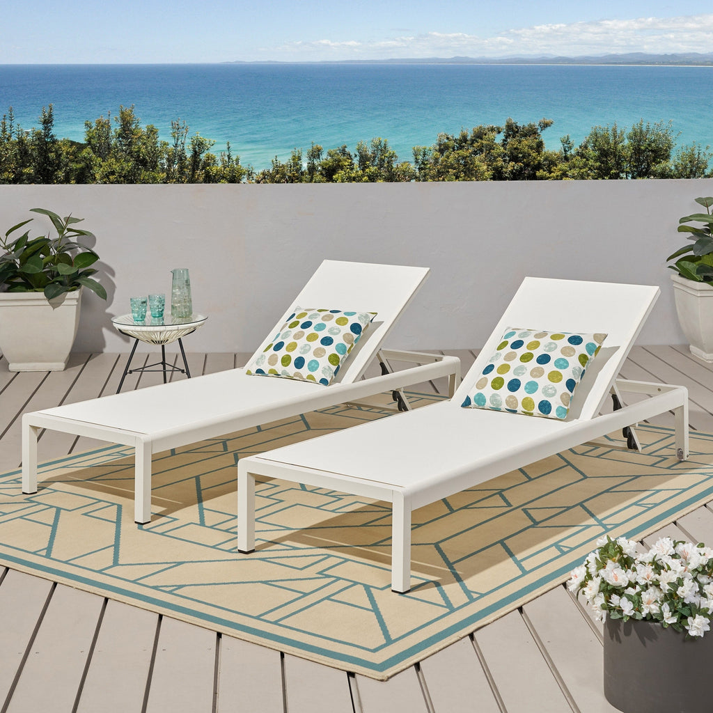 Gartenliege aus Aluminium, Modell Cape Coral (2er-Set), von Christopher Knight Home – 77,56 cm T x 25,20 cm B x 11,80 cm H