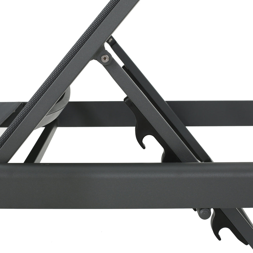 Gartenliege aus Aluminium, Modell Cape Coral (2er-Set), von Christopher Knight Home – 77,56 cm T x 25,20 cm B x 11,80 cm H