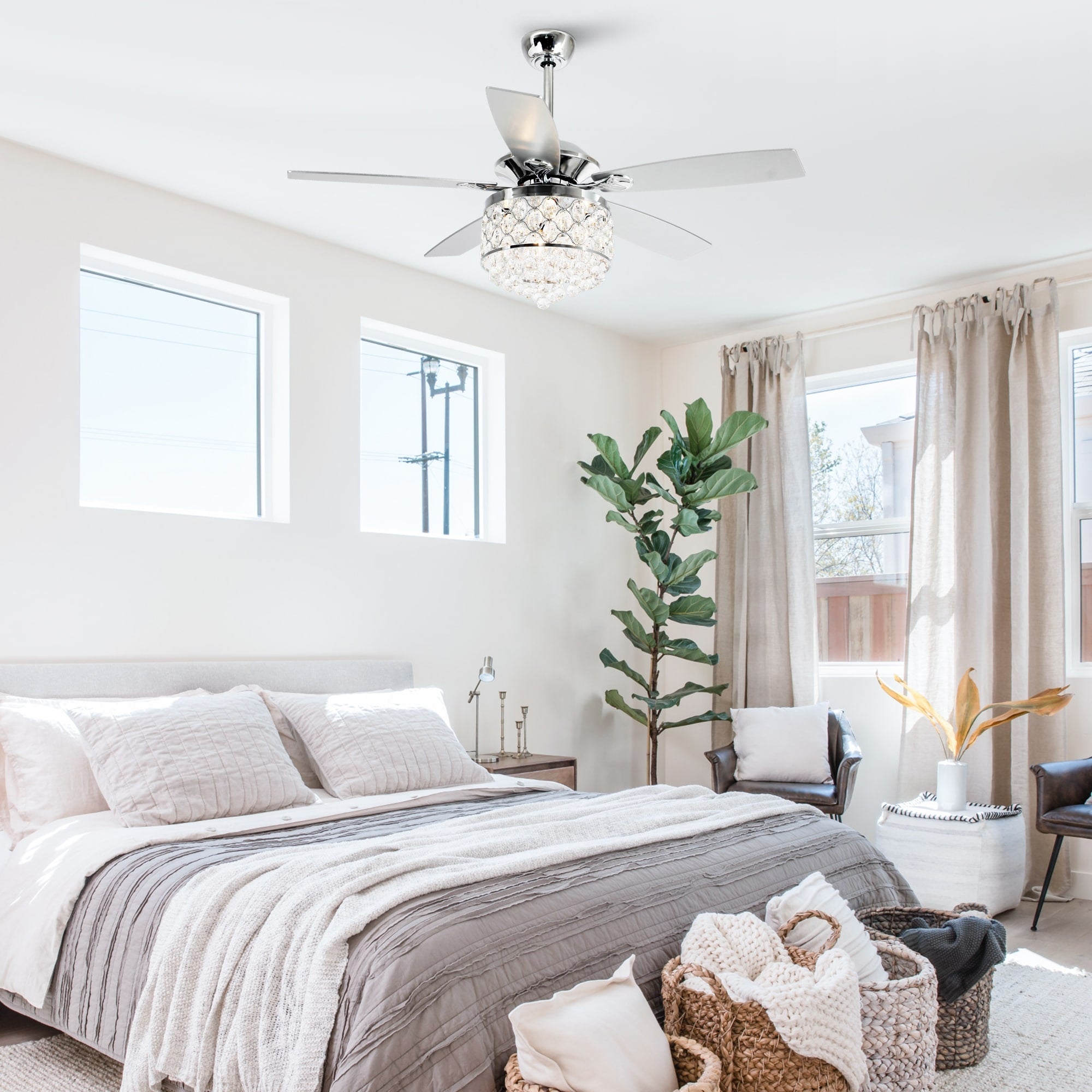 Kronleuchter/Deckenventilator mit 4 Leuchten (Chrom/Kristall) und Fernbedienung