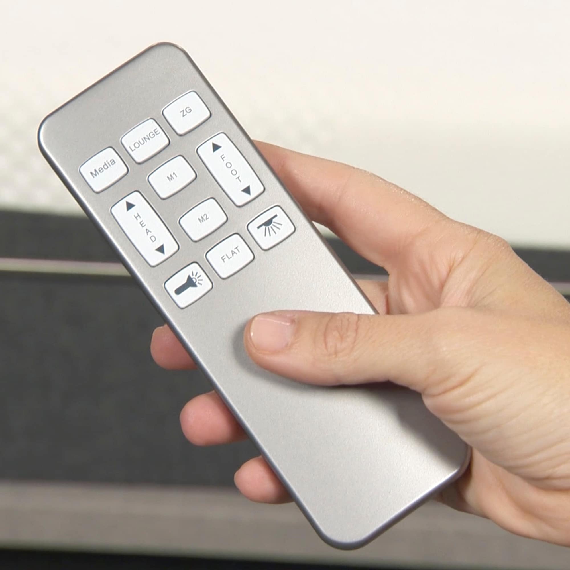 ComforPedic von BeautyRest 14-Zoll-Matratze und verstellbares Bettset