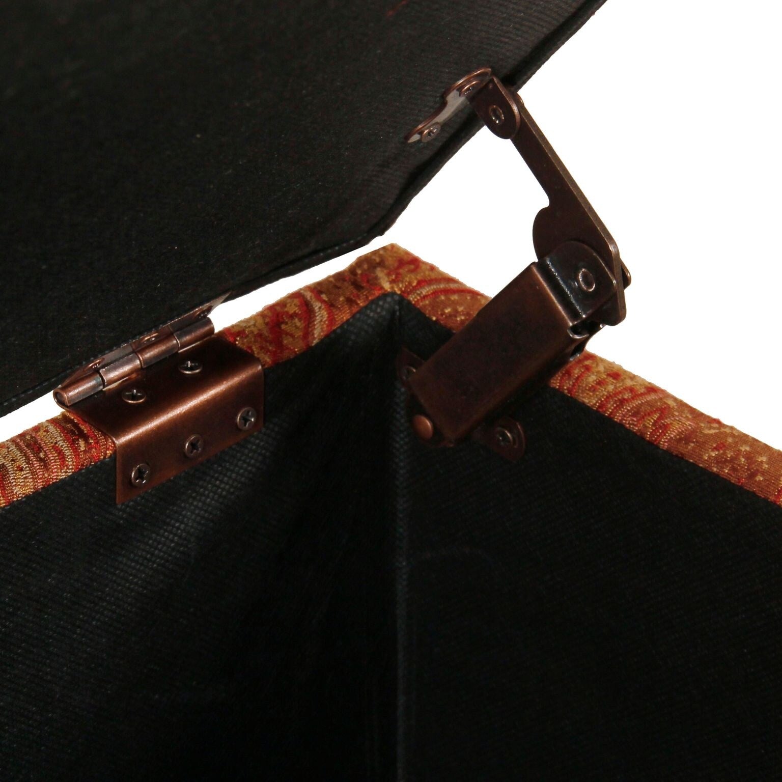 Copper Grove Muscari Polsterbank mit Aufbewahrungsmöglichkeit und Ziernägeln