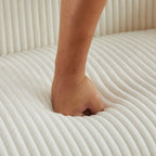 Zweisitzer-Sofa mit Cordbezug und Beinen aus Walnussholz