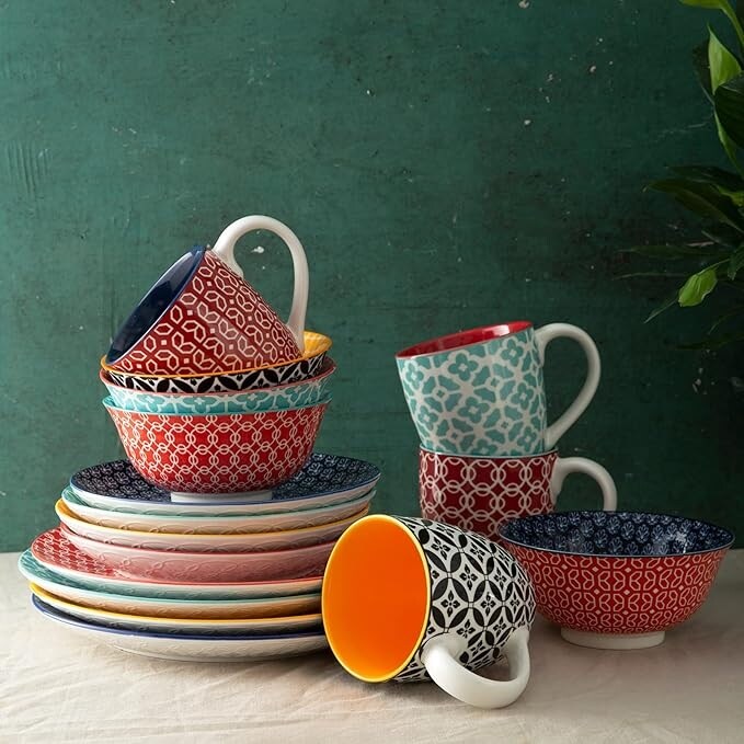 DOWAN Keramik-Geschirrset, 16-teiliges Geschirrset für 4 Personen, dekorative Teller und Schüsseln