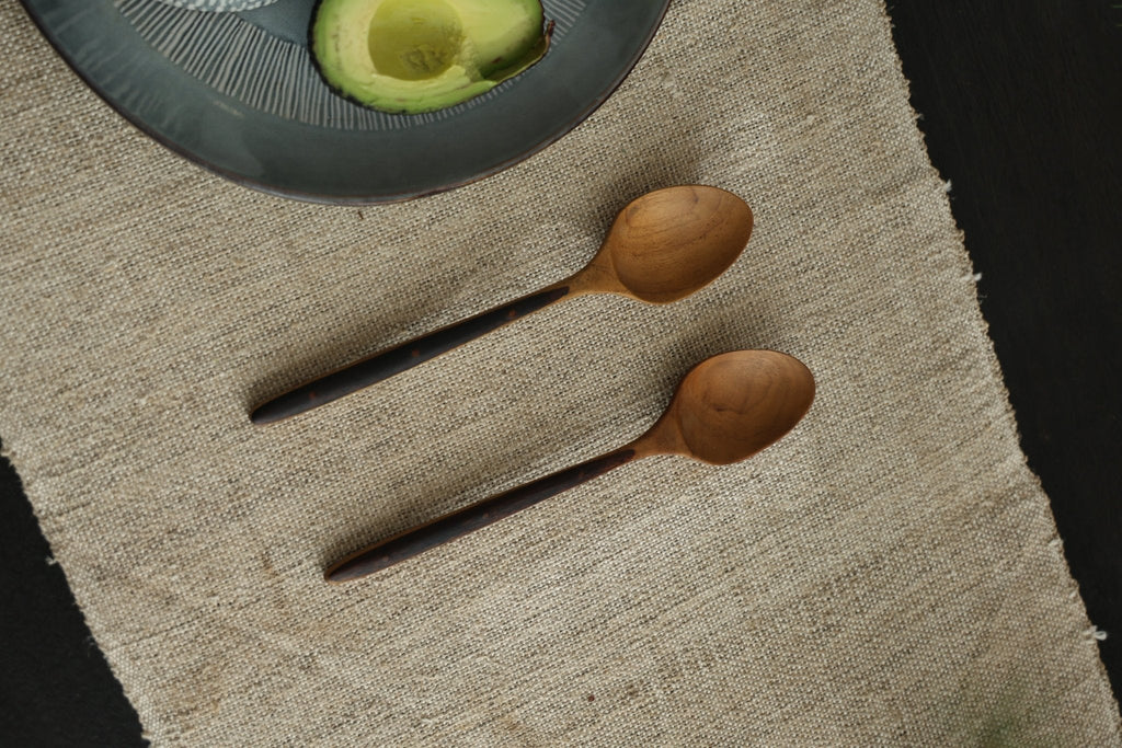 2 Esslöffel mit Griff aus Ebenholz