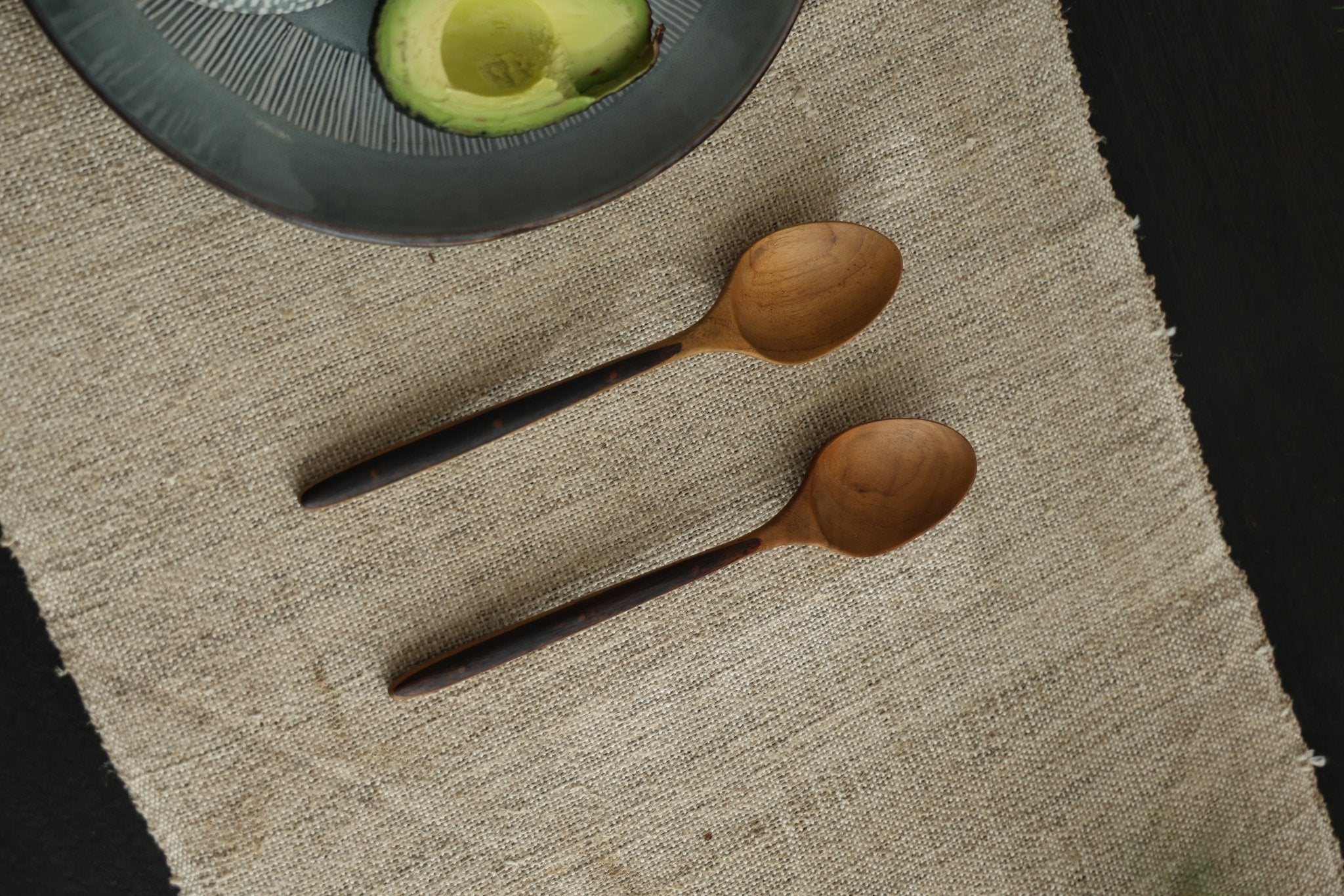 2 Esslöffel mit Griff aus Ebenholz