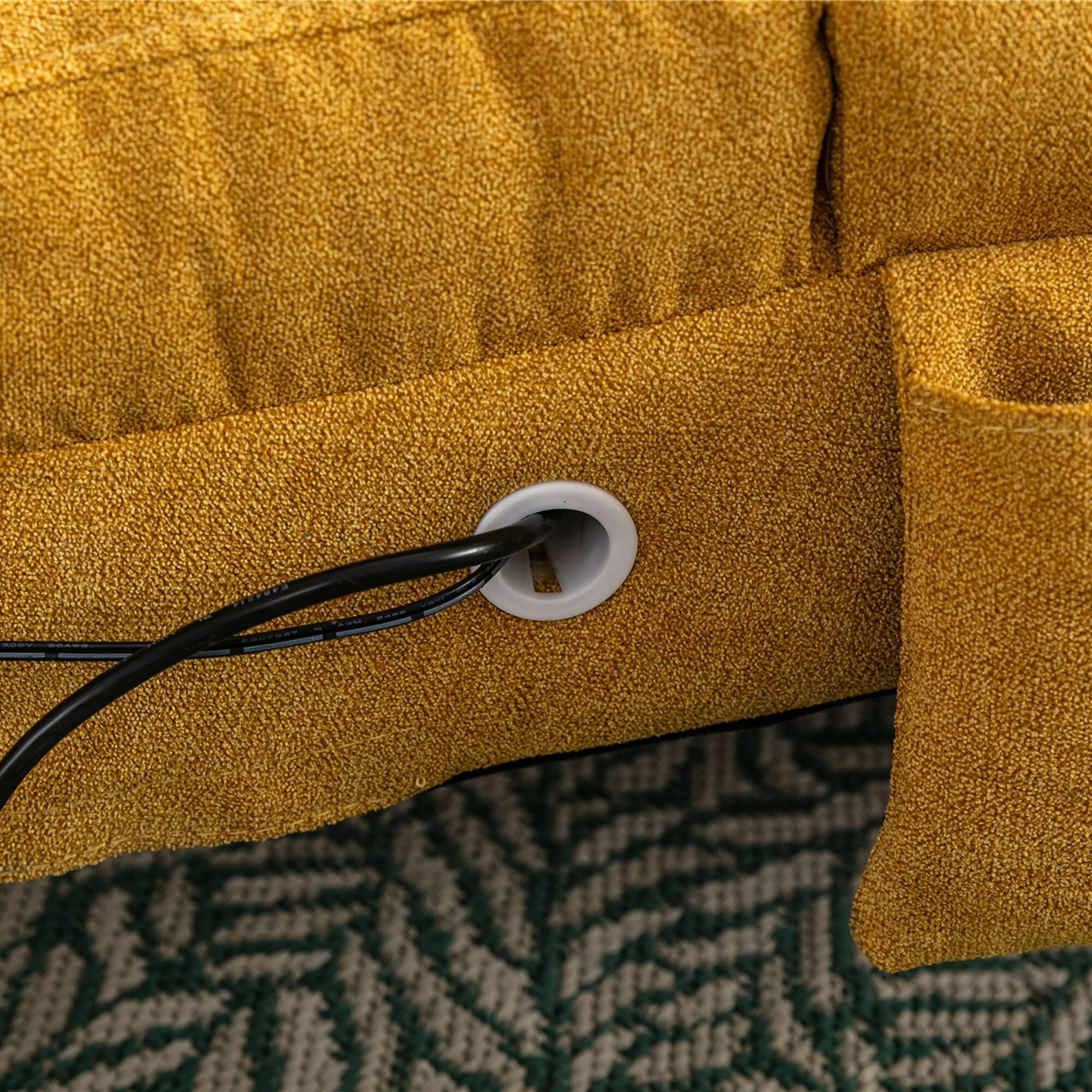 Ergonomischer Massage-Liegestuhl aus Leinen mit verstellbarer Rückenlehne, gesteppter Polsterung, Fernbedienung und 5 Vibrationsmodi