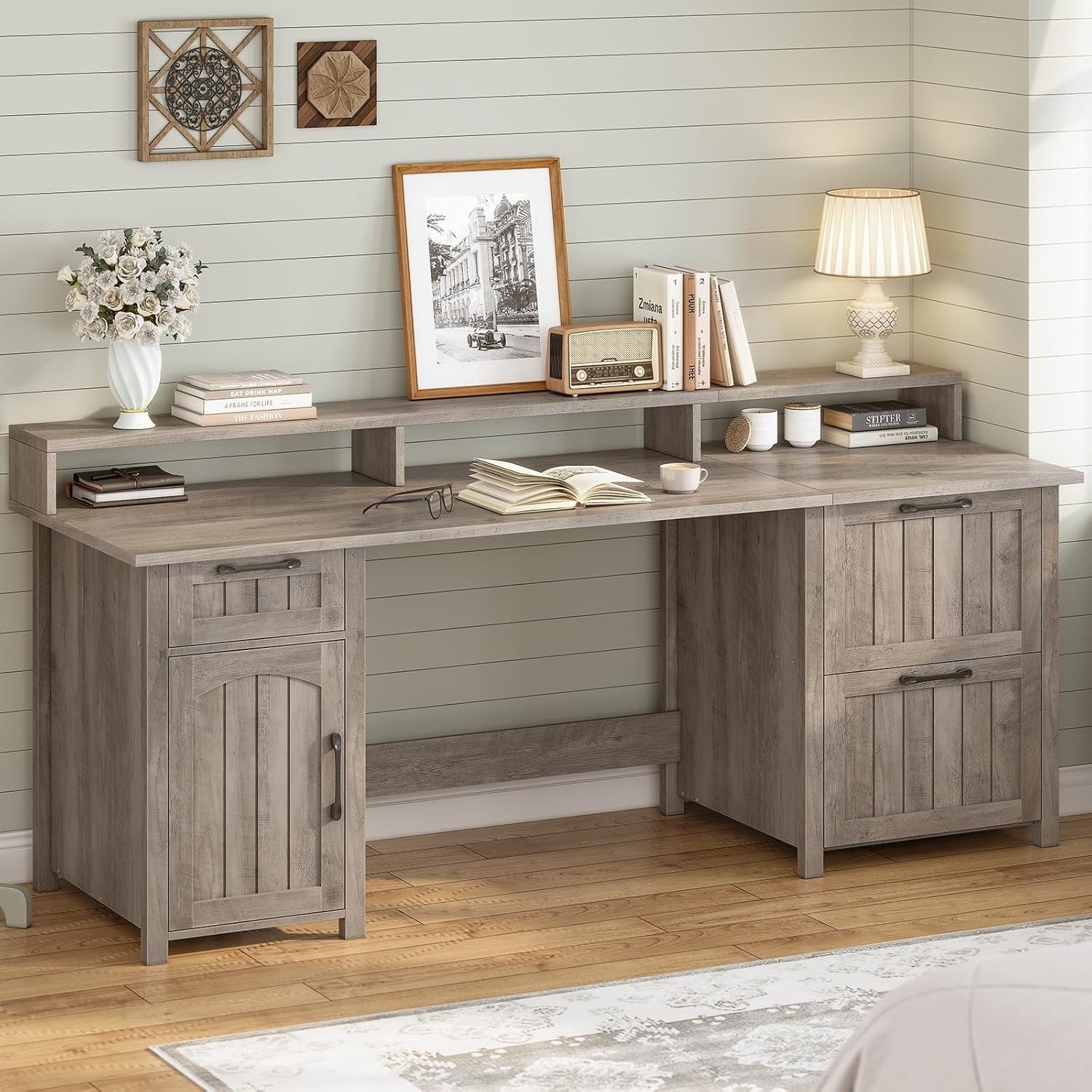 Landhaus-Schreibtisch für das Homeoffice, Aktenschublade, Monitorständer, Steckdose