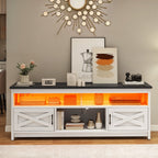 TV-Ständer im Landhausstil für Fernseher bis zu 65 Zoll mit Türen und offenen Regalen, Medienkonsole mit Steckdose