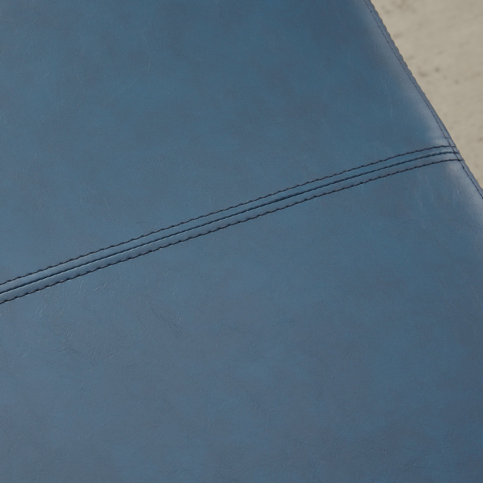 Gepolsterter, rechteckiger Aufbewahrungshocker (50,3 x 17,5 x 18 cm) – Kunstleder