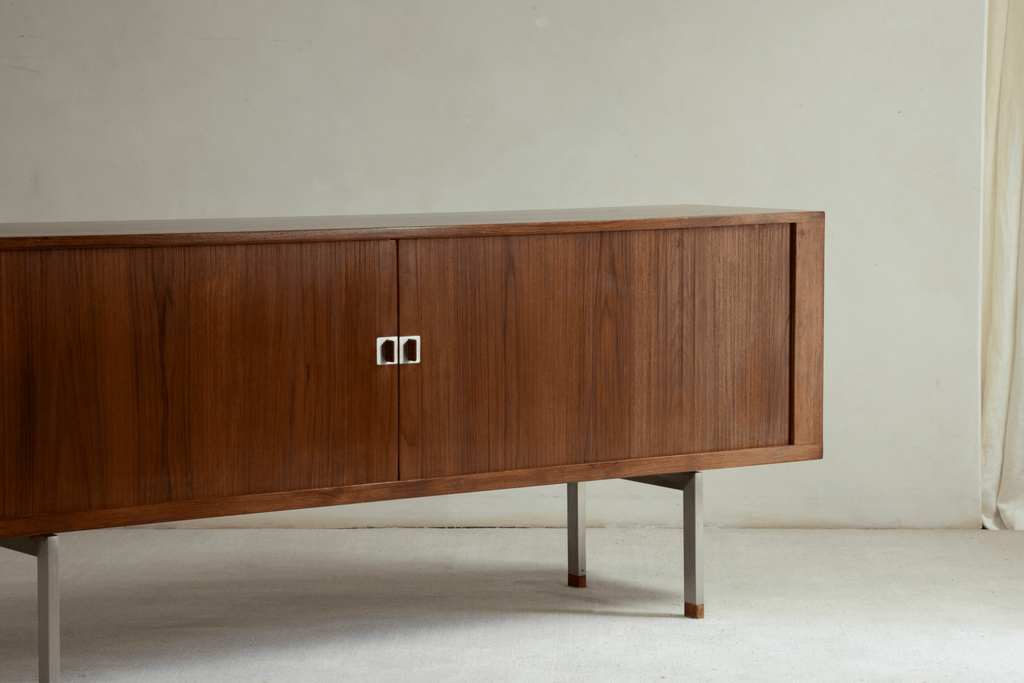 Martin Credenza