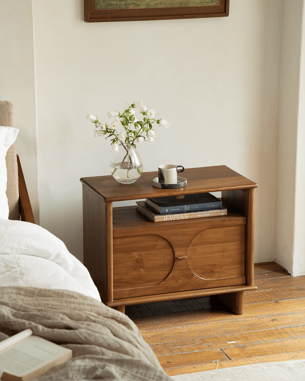 Eleanor Nachttisch