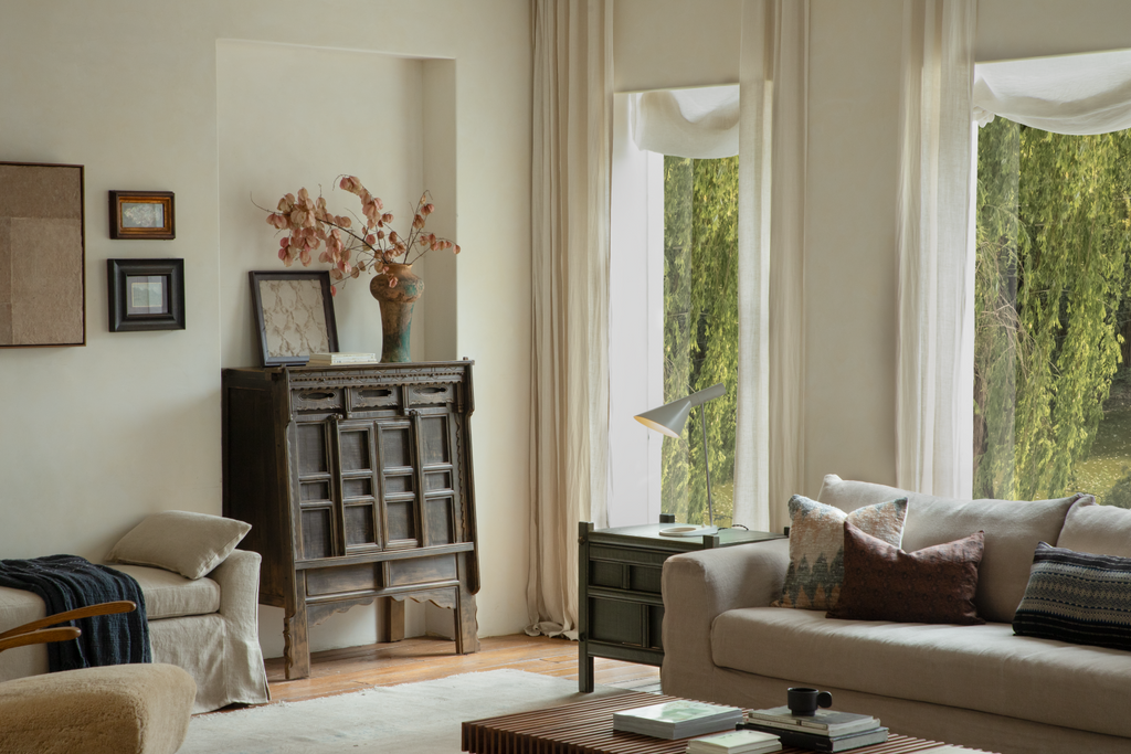 Chinesischer schwarzer Schrank