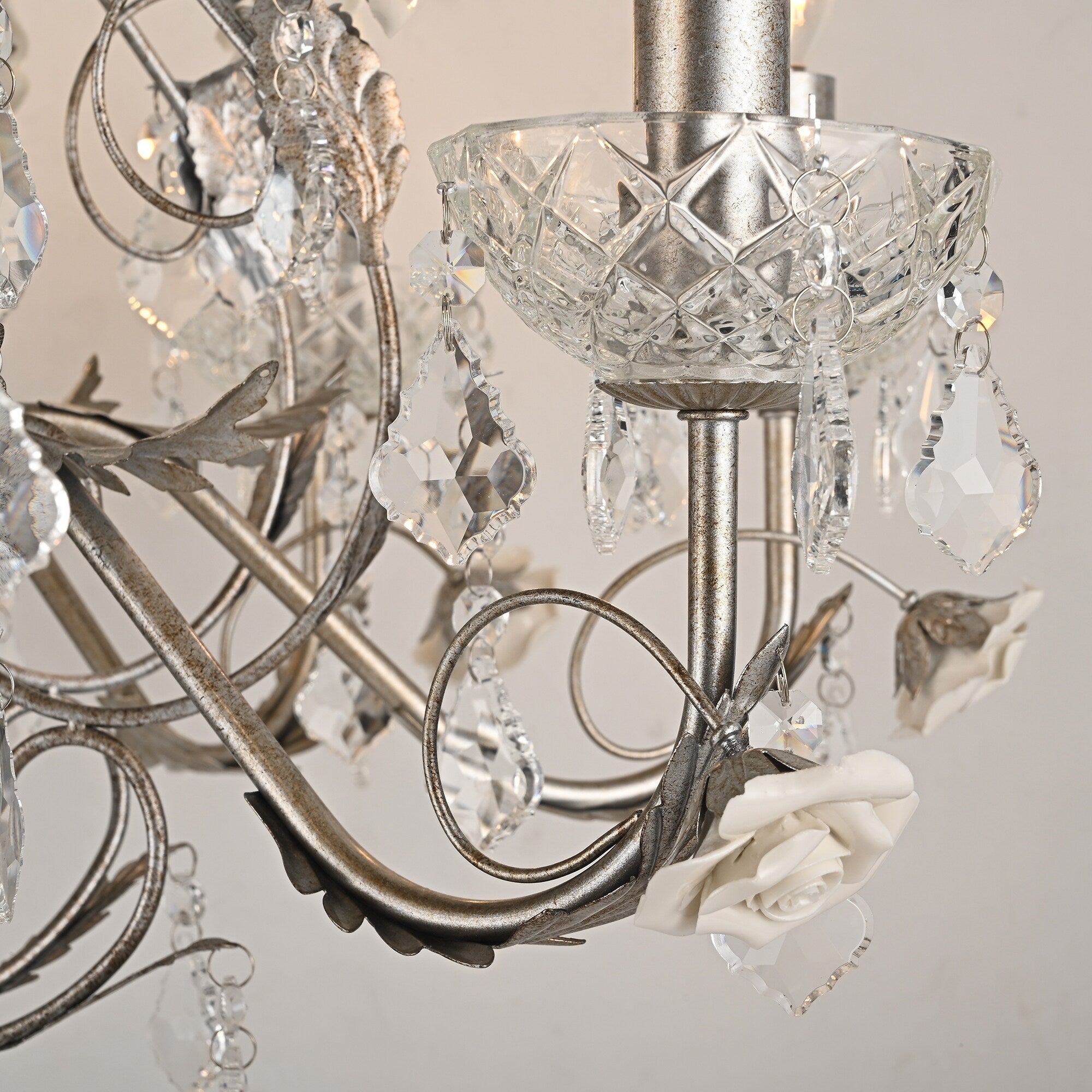 Wunderschöner und eleganter Vintage-Kronleuchter aus Kristallrosen