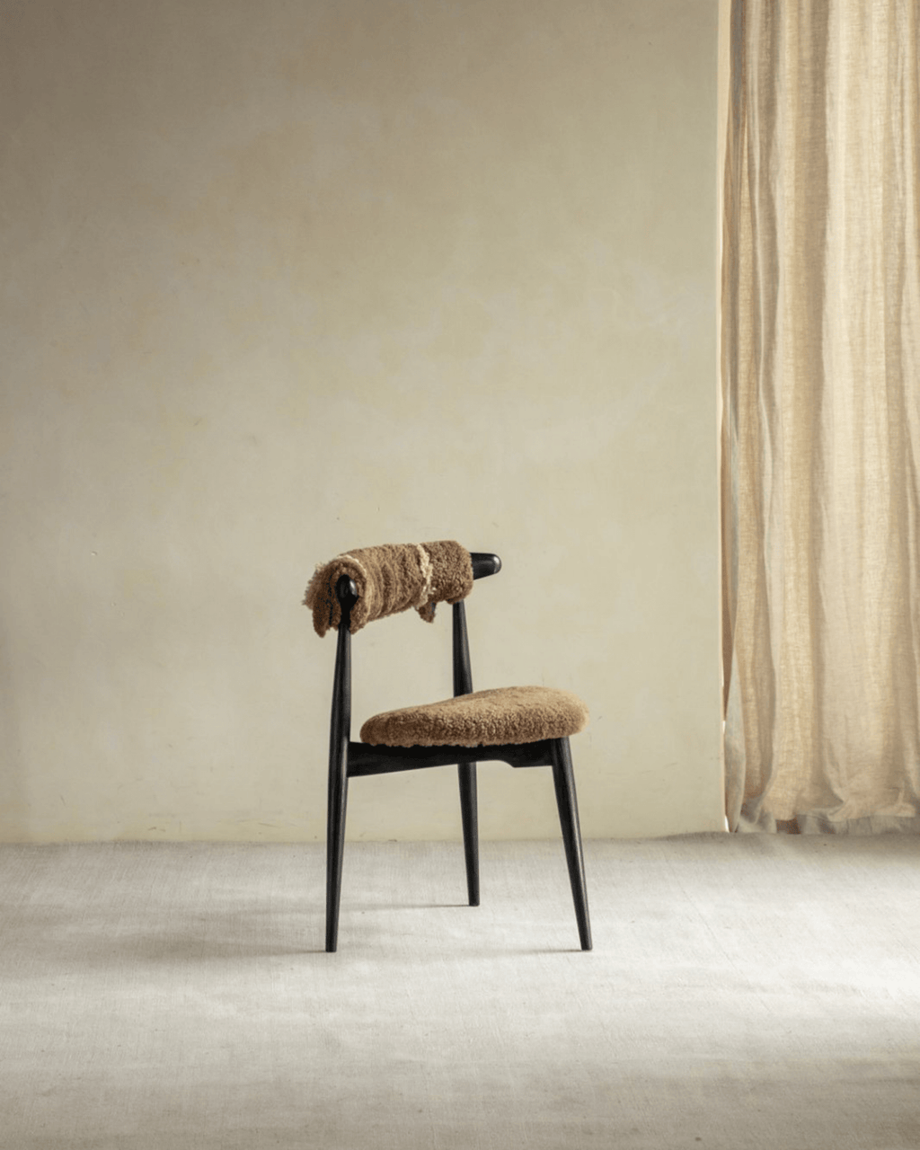 Herzförmiger Esszimmerstuhl