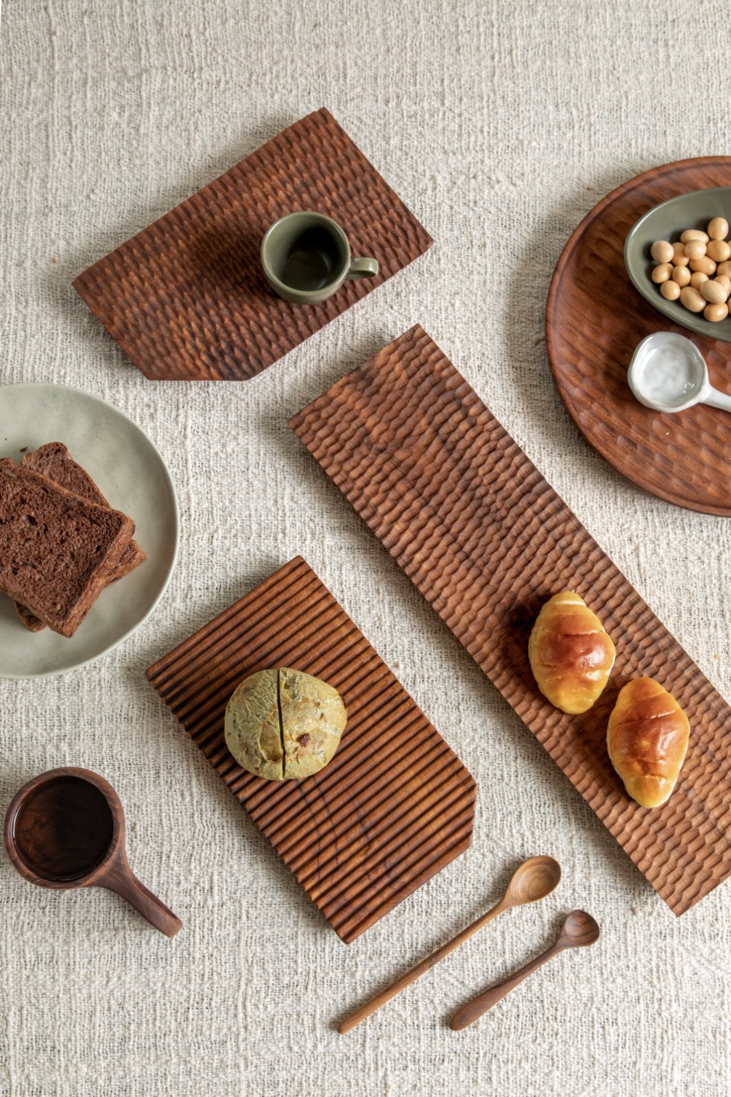 Alle Tabletts aus handgefertigtem Material